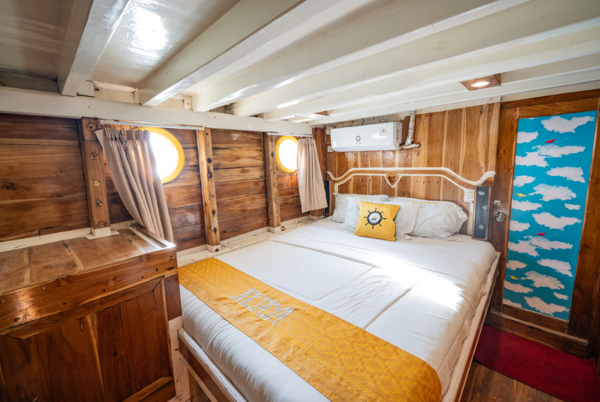 Book Open Trip 3D2N by NK Jaya 1 Deluxe Phinisi 2026 Onboard