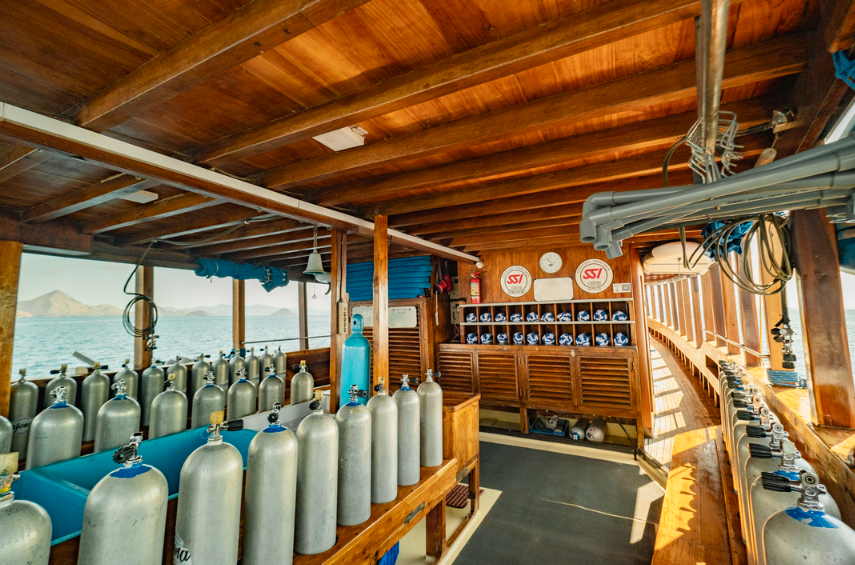 Book Private Diving for Cajoma V Luxury Phinisi 2026 Dive Deck