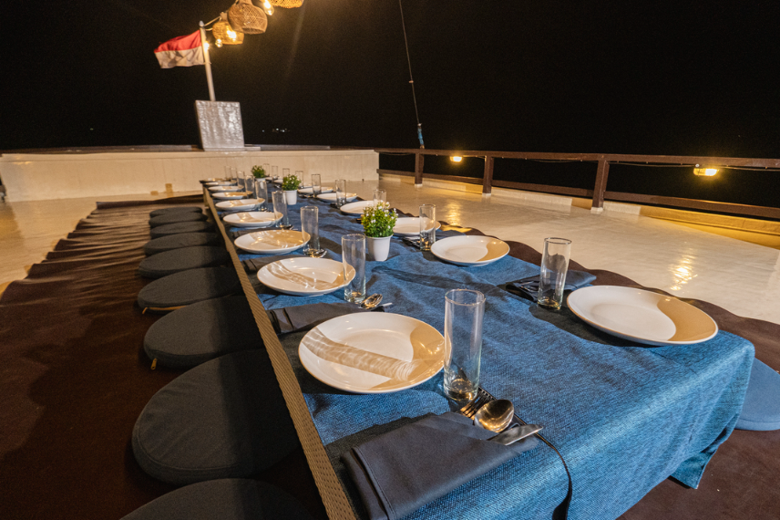 Book Private Diving for Cajoma V Luxury Phinisi 2026 Dive Deck
