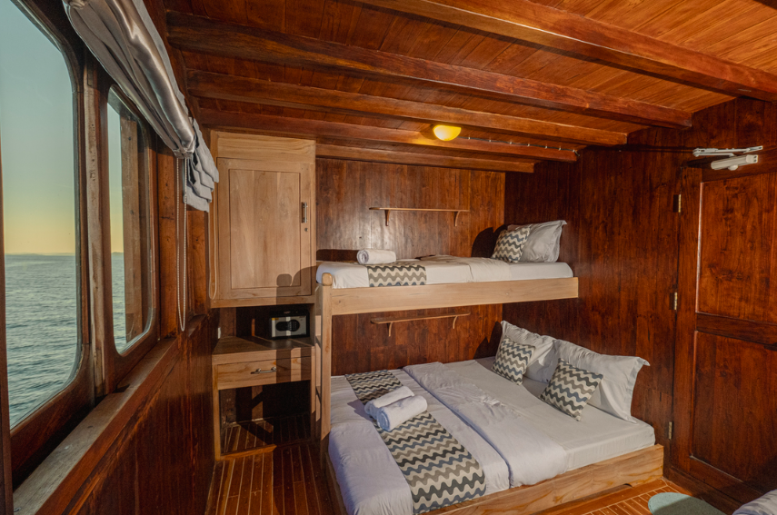 Book Private Diving for Cajoma V Luxury Phinisi 2026 Dive Deck