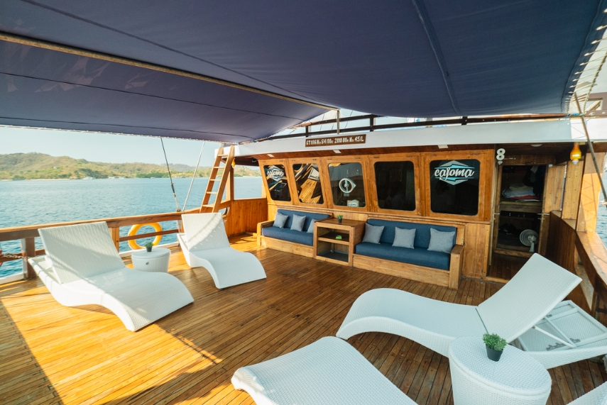 Book Private Leisure for Cajoma V Luxury Phinisi 2026 Upper Deck