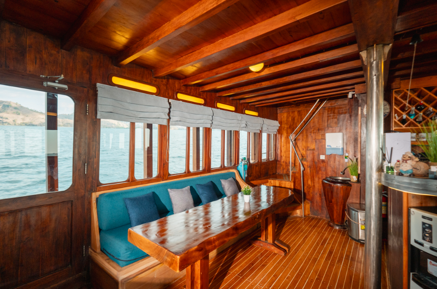 Book Private Leisure for Cajoma V Luxury Phinisi 2026 Upper Deck