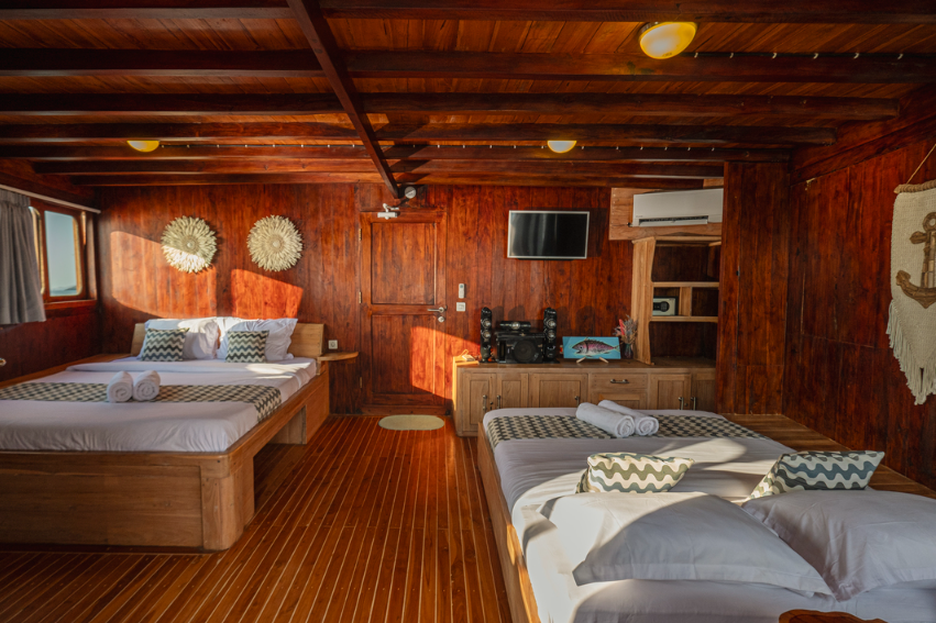 Book Private Leisure for Cajoma V Luxury Phinisi 2026 Upper Deck