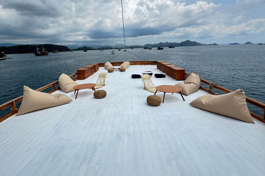 Book Private Trip by Aimar Always Deluxe Phinisi 2026 Master Balcony