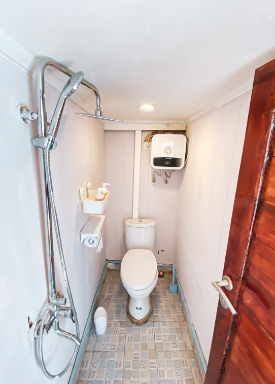 Book Private Trip by Amalfi Luxury Phinisi 2026 Master Cabin