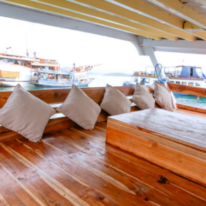 Book Private Trip by Gajah Putih Deluxe Phinisi 2026 Interior