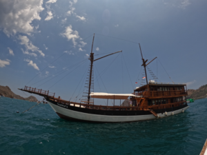 Book Private Trip by Gammara Deluxe Phinisi 2026 Master Suite