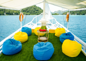 Book Private Trip by Giona Deluxe Phinisi 2026 Master Suite