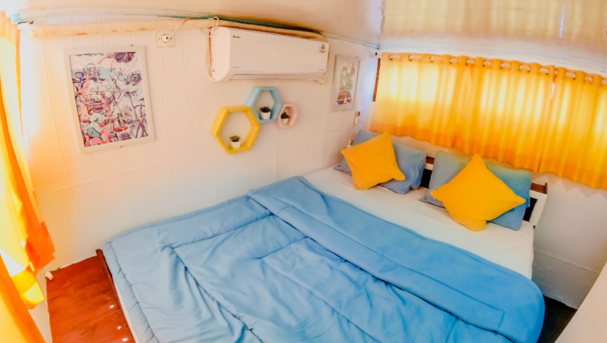 Book Private Trip by Giona Deluxe Phinisi 2026 Master Suite