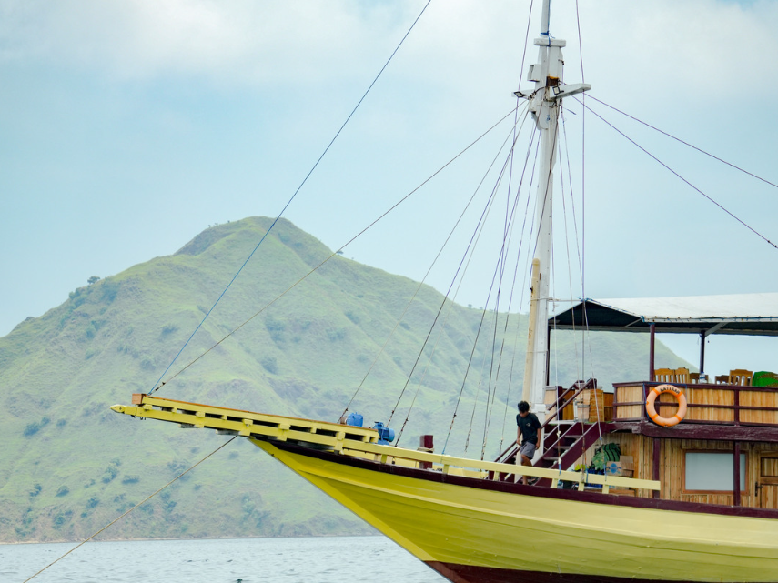 Book Private Trip by Hatira Hela Deluxe Phinisi 2026 Sundeck View