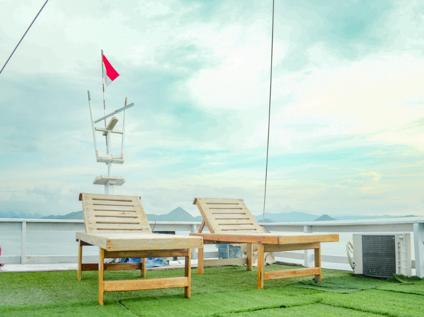 Book Private Trip by Hatira Hela Deluxe Phinisi 2026 Sundeck View