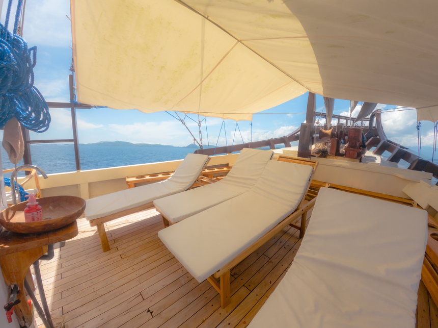 Book Private Trip by Lamborajo 2 Luxury Phinisi 2026 Jacuzzi View