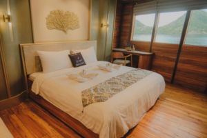 Book Private Trip by Mutiara Cruise Luxury Phinisi 2026 Jacuzzi Deck