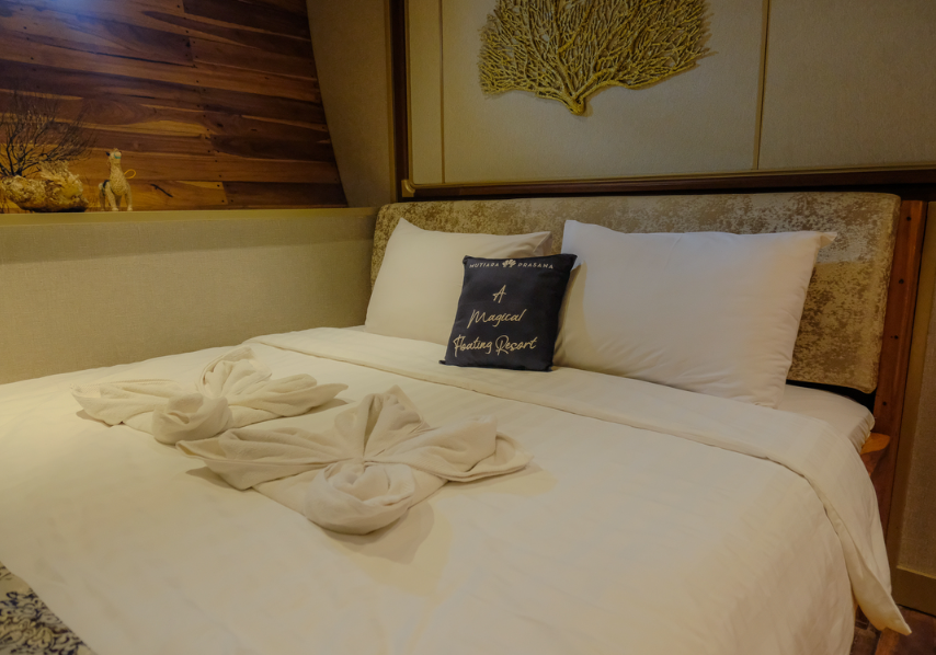 Book Private Trip by Mutiara Cruise Luxury Phinisi 2026 Jacuzzi Deck