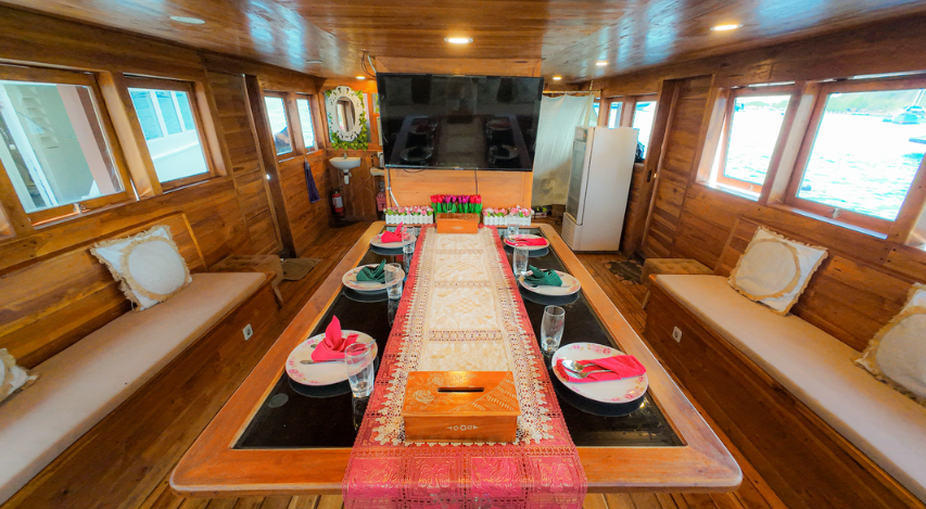 Book Private Trip by My Moon Superior Phinisi 2026