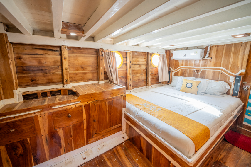 Book Private Trip by NK Jaya 1 Deluxe Phinisi 2026