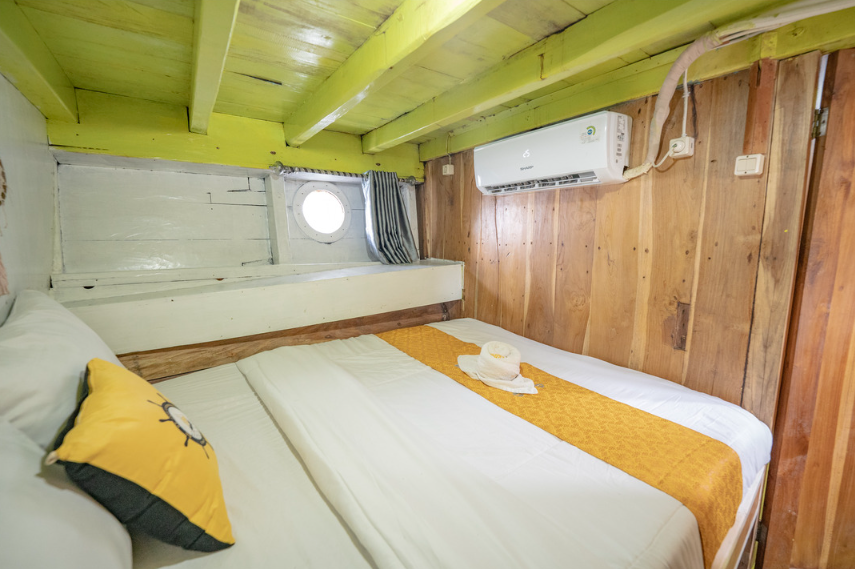 Book Private Trip by NK Jaya 2 Deluxe Phinisi 2026