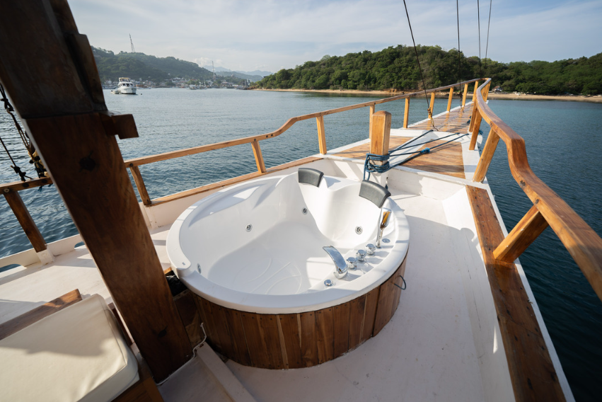 Book Private Trip by NK Jaya 2 Deluxe Phinisi 2026