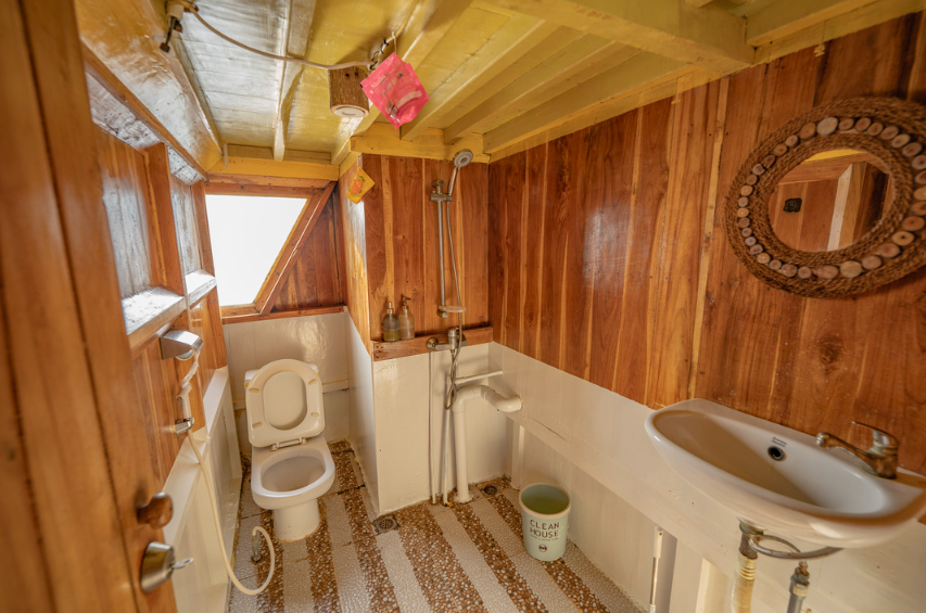 Book Private Trip by NK Jaya 2 Deluxe Phinisi 2026