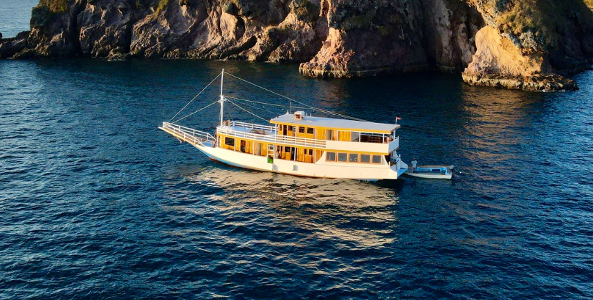 Book Private Trip by New Pandawa Deluxe Phinisi 2026