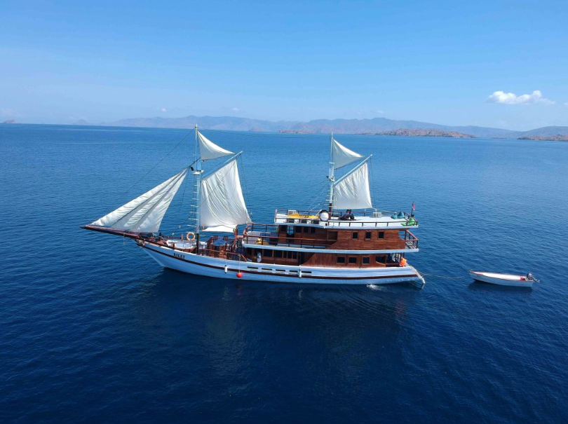 Book Private Trip by Riley Luxury Phinisi 2026 - Master Deck View