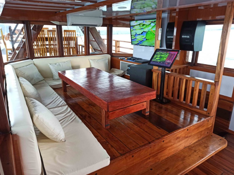 Book Private Trip by Riley Luxury Phinisi 2026 - Master Deck View