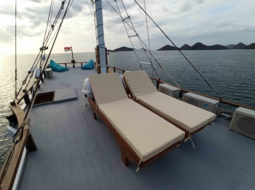 Book Private Trip by Riley Luxury Phinisi 2026 - Master Deck View