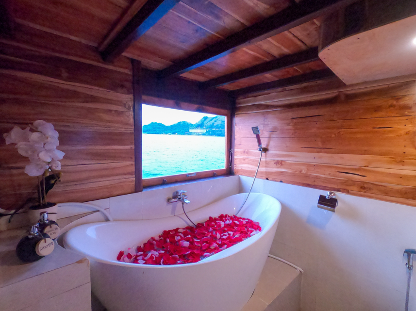 Book Private Trip by Vinca Voyages Luxury Phinisi 2026 - Master Cabin with Balcony