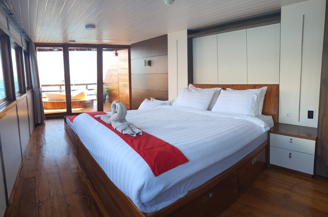 Book Sea Familia II Komodo Charter 2026 - Luxury Diving Deck