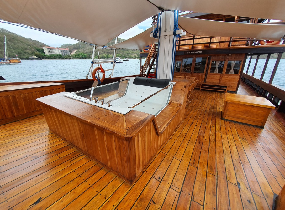 Book Sea Familia II Komodo Charter 2026 - Luxury Diving Deck