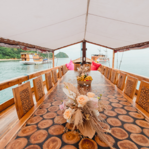 Book Vidi Superior Phinisi Komodo 2026 - Sun Deck with Bean Bags