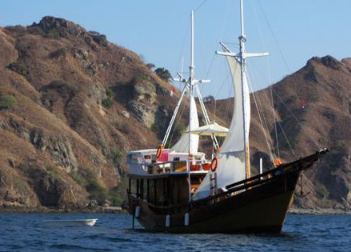 Book Warisan Phinisi Komodo Tour 2026 - Private Deluxe Cabin