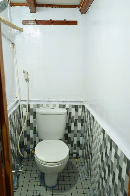 Book Zada Hela Superior Phinisi Charter 2026 - Rustic Deck Views 6 Book Zada Hela Superior Phinisi Charter 2026 - Rustic Deck Views