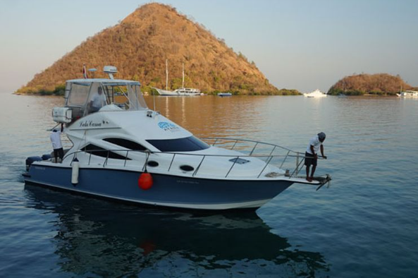 Fantastico Tour Private Yacht Charter at Padar Island Komodo
