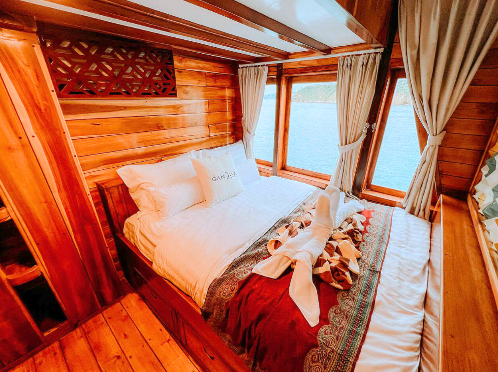 Gandiva Phinisi Private Charter Booking - Luxury Master Cabin View