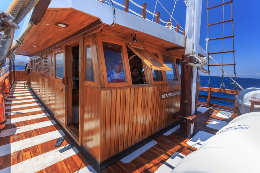 Helena Deluxe Phinisi Master Cabin with Private Bathroom