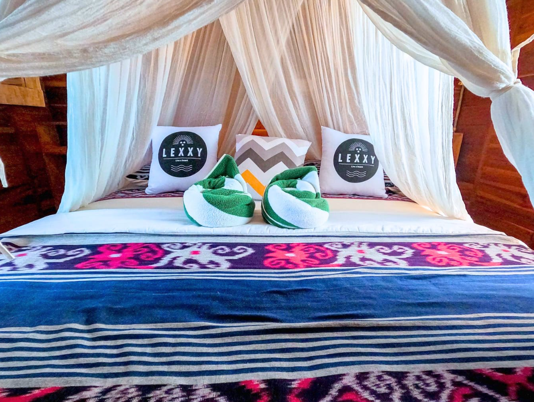 Honeymoon cabin for Lexxy Phinisi Komodo booking