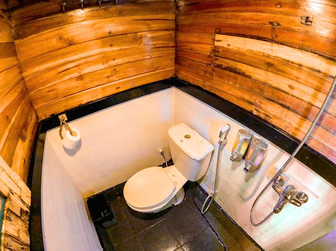 Honeymoon cabin for Lexxy Phinisi Komodo booking