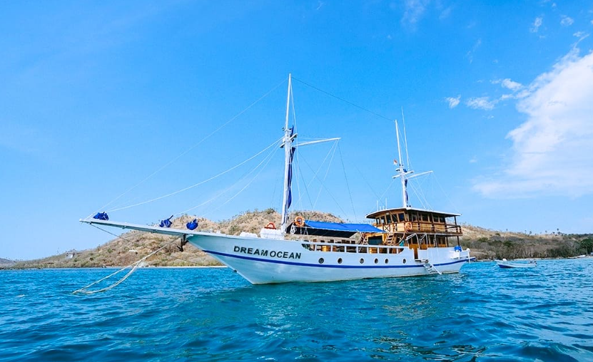 Interior of the Master Cabin on Dream Ocean Luxury Phinisi Private Trip 2026