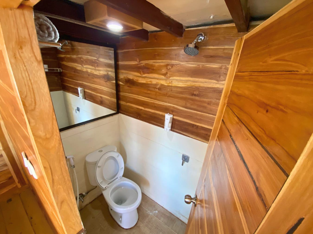 Marvelous Deluxe Private Phinisi Charter Labuan Bajo