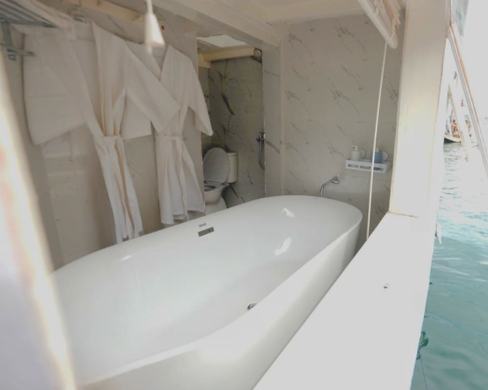 Private Trip Komodo by La Nissa Liveaboard 2026 - Luxury Master Cabin