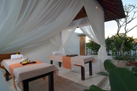 Private pool and rooftop gazebo at Villa Kayu Raja Seminyak 2026 - Book your stay