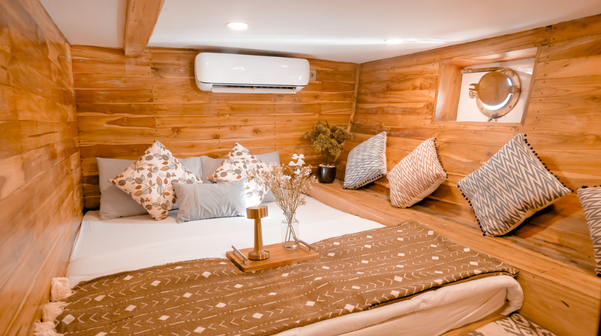 Semesta Luxury Phinisi Booking 2026 - Moon Suite with Private Jacuzzi