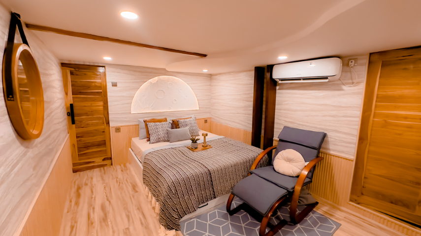 Semesta Luxury Phinisi Booking 2026 - Moon Suite with Private Jacuzzi
