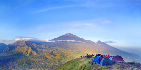 Sunrise over Sembalun Valley - Pergasingan Hill Trekking