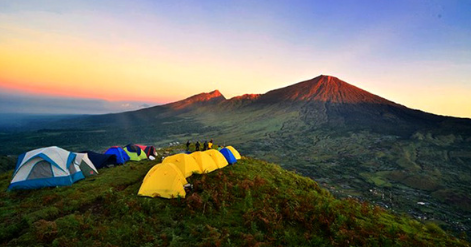 Sunrise over Sembalun Valley - Pergasingan Hill Trekking