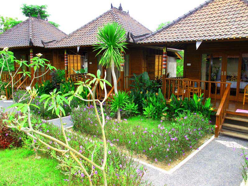 Sunrise view over Ceningan from the highest hill