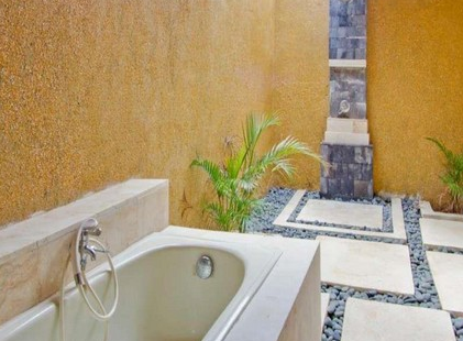 Swimming pool with water slide The Tanis Beach Resort Nusa Lembongan 8