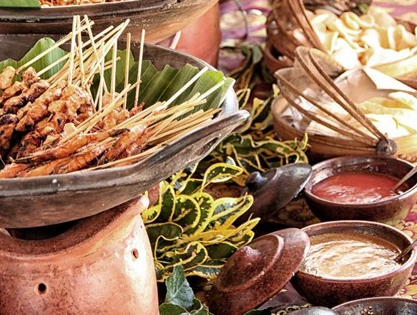 Swimming pool with water slide The Tanis Beach Resort Nusa Lembongan 9