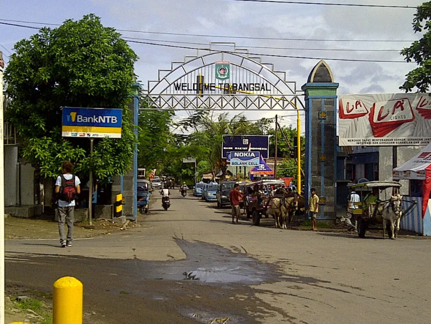 Toyota HiAce - Lombok Transfer from Lembar Harbour HiAce 2026